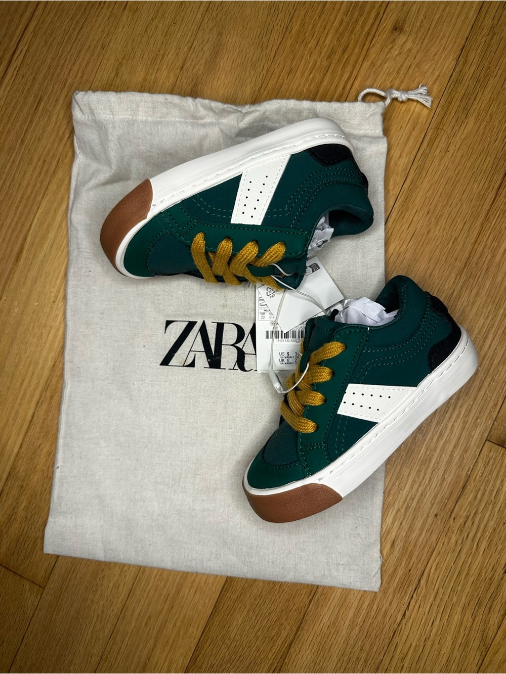 ZARA Kids Green Casual Sneakers with White Stripe(Size: 22)